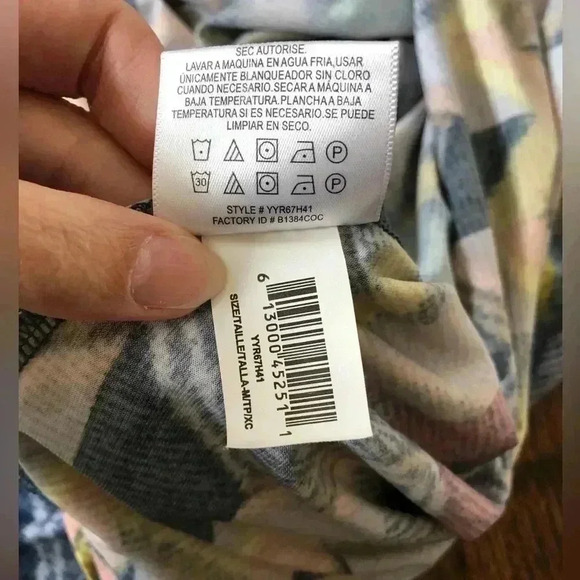 bcbgmaxazria Women’s M Geometric Sleeveless Deep V-Neck Flowy Dress - EUC!! - Picture 10 of 12